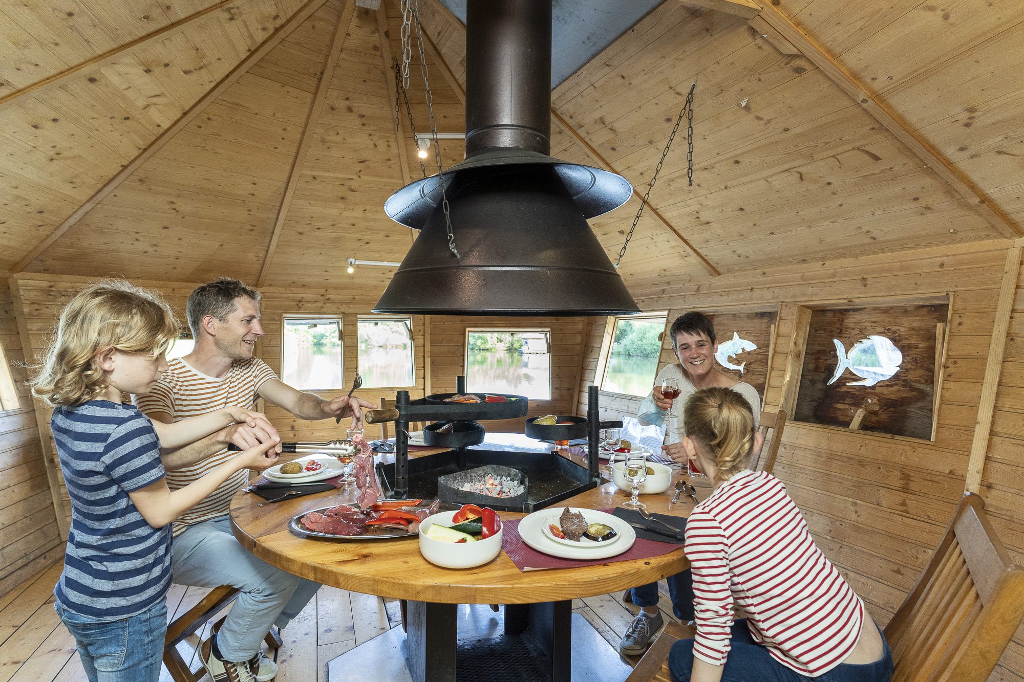 2021_Village_flottant_pressac_restauration_cabane_grill_002