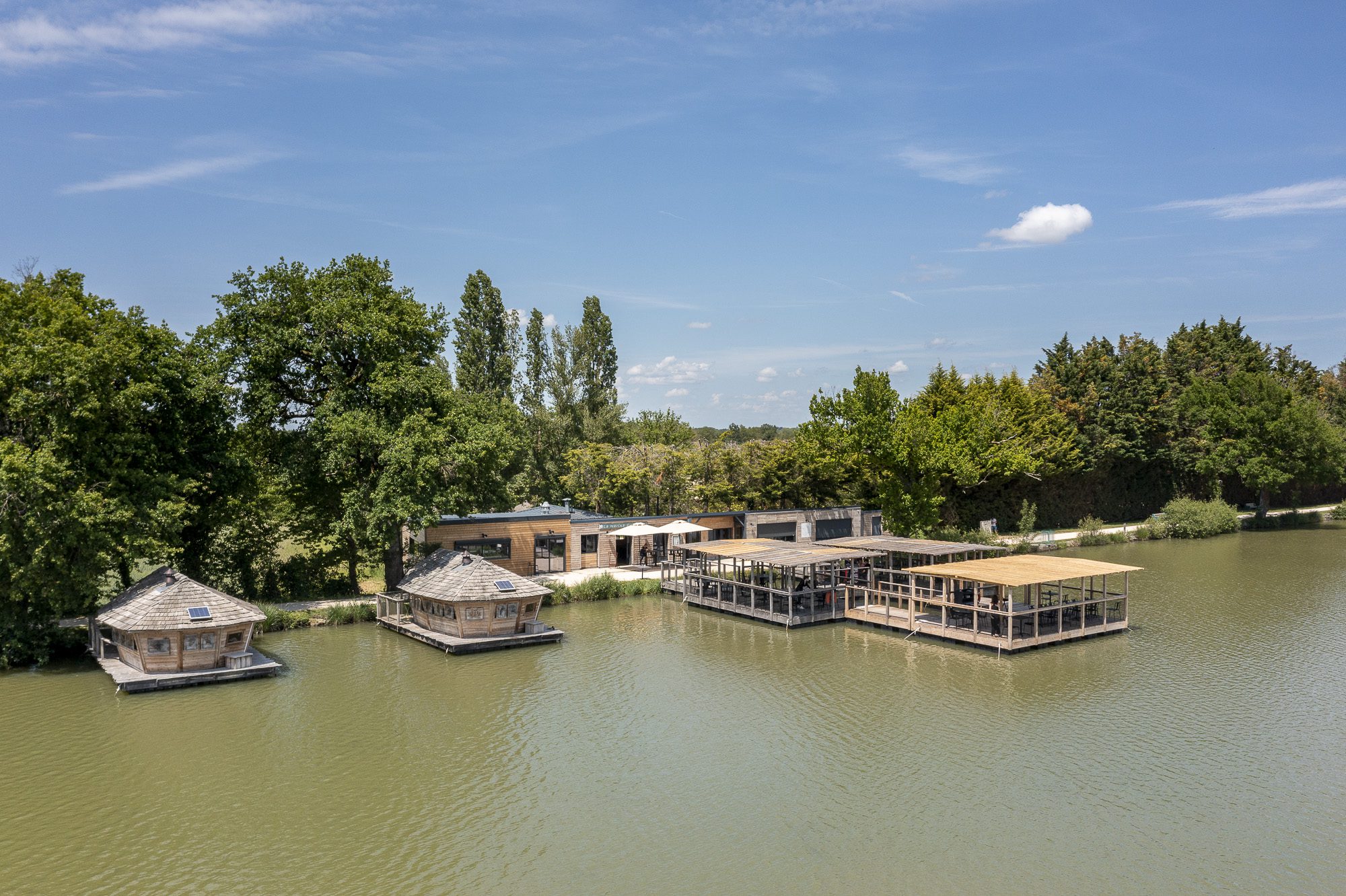 2021_Village_flottant_pressac_vues_aeriennes_village_028