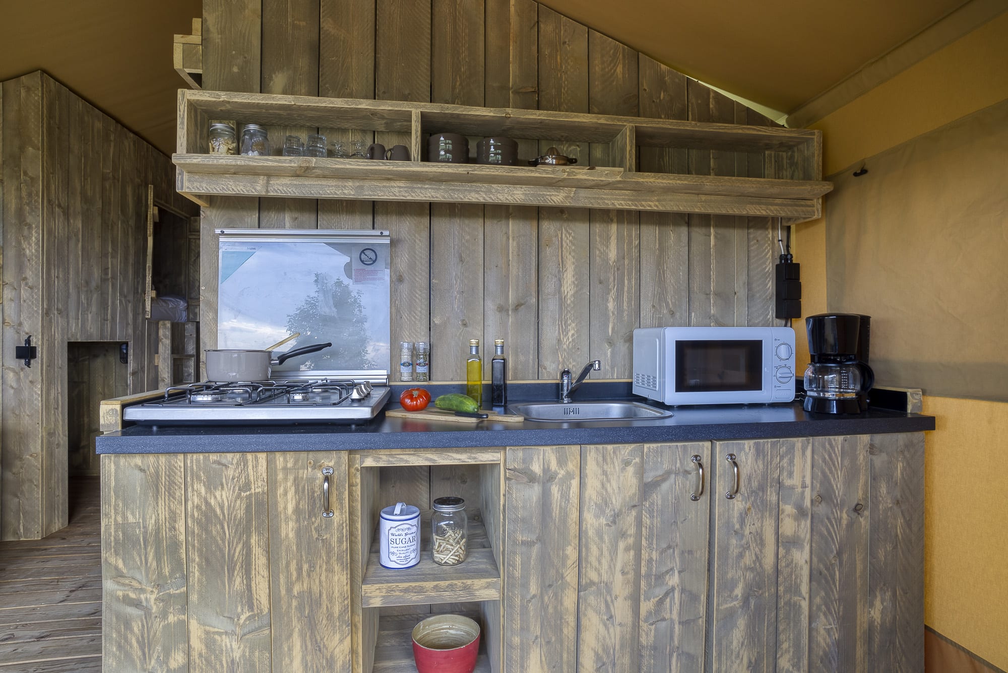 2021_Village_flottant_pressac_hebergement_tente_safari_014.jpg
